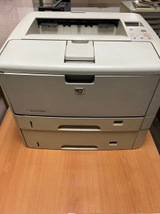 Ofiste kullanılmış yazıcı HP Lazer Jet